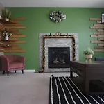 Cozy Comfort Rooms In Se Calgary, Canada