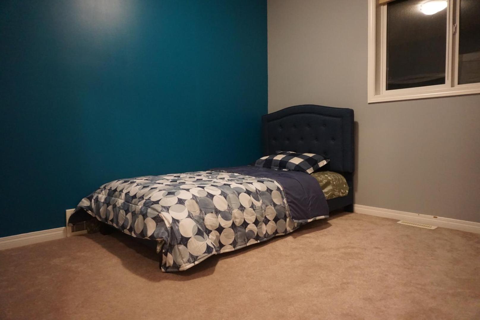 Homestay Cozy Comfort In Se Calgary, Canada *