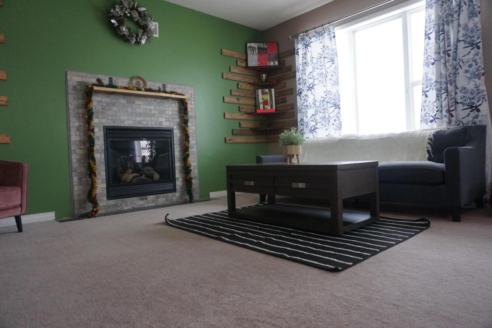 Cozy Comfort In Se Calgary, Canada *
