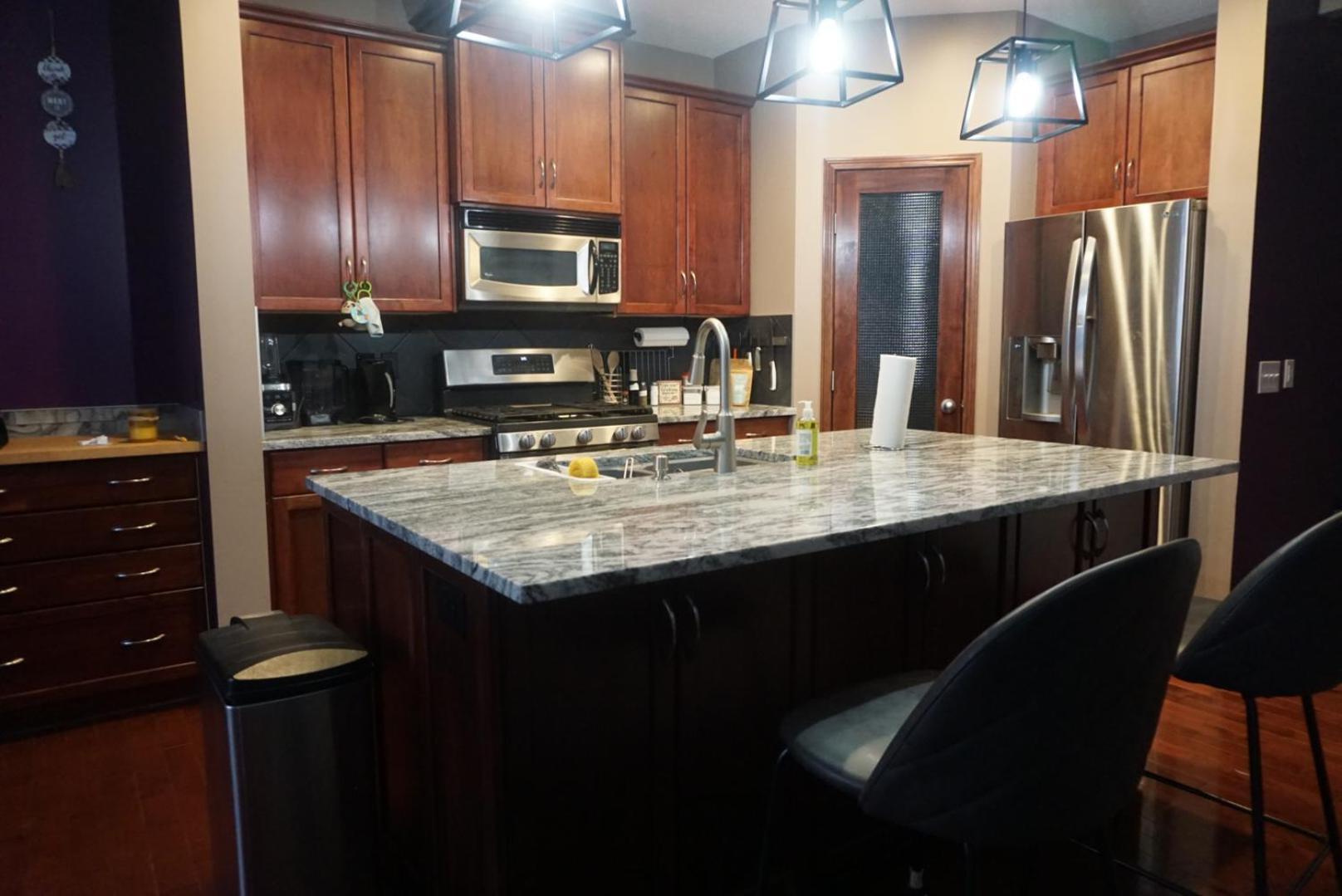 Homestay Cozy Comfort In Se Calgary, Canada